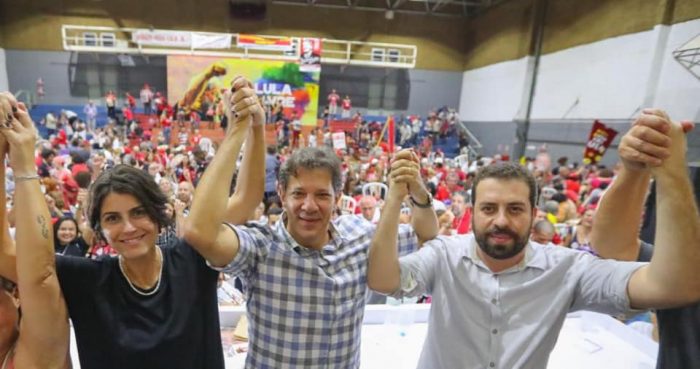 Haddad, Boulos e Manuela ao final da Plenária
