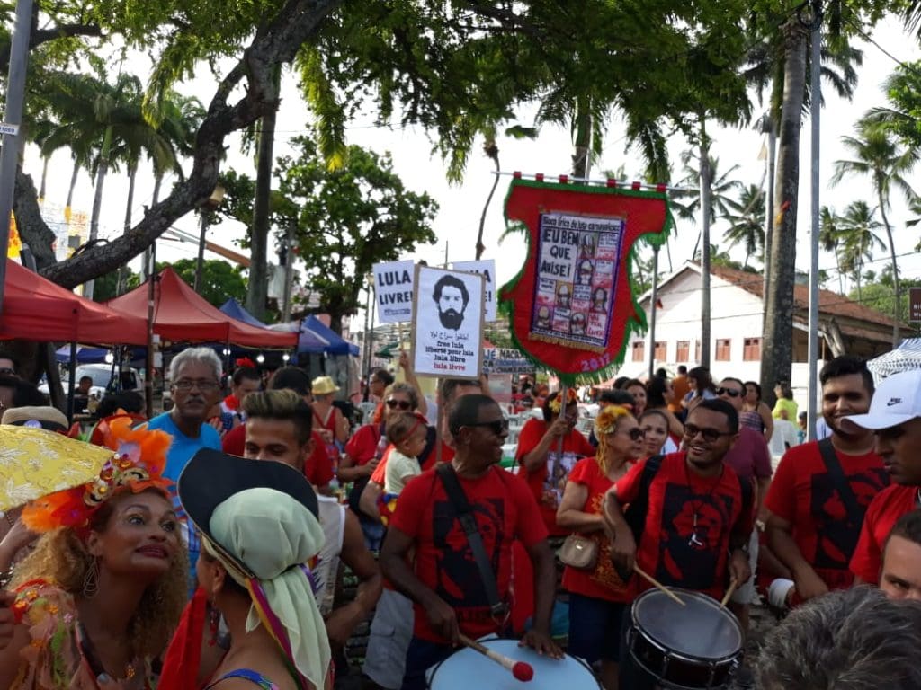 multidão em Olinda