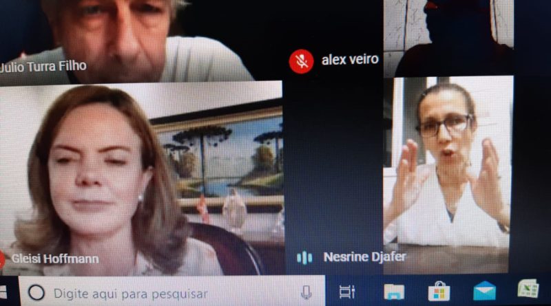 Gleisi e Luísa na Plenária Nacional do DAP