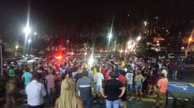 Manifestação fora da Camara Municipal RP- Derrubada do veto ao PL 63/2021- Despejo Zero (200 pessoas)