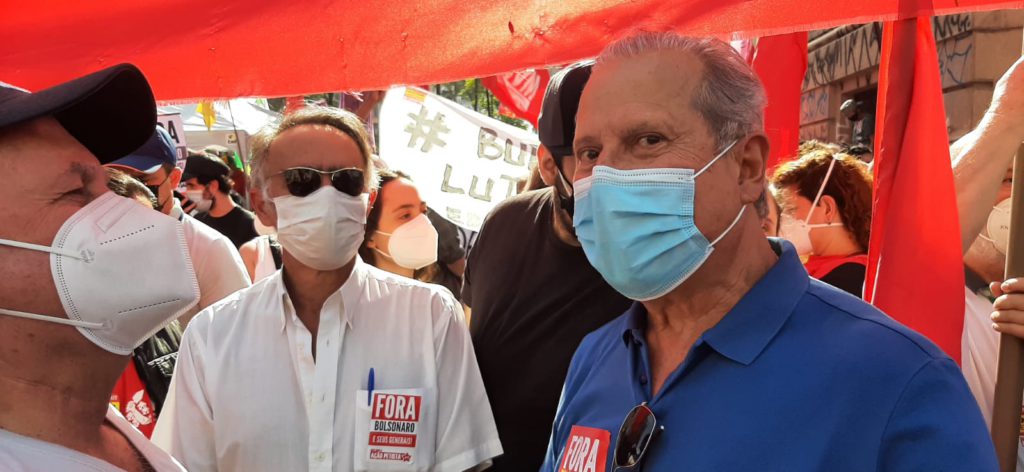 Ze Dirceu visitando a coluna do DAP em SP